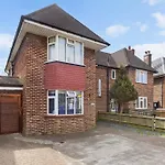 South Harrow Apartment